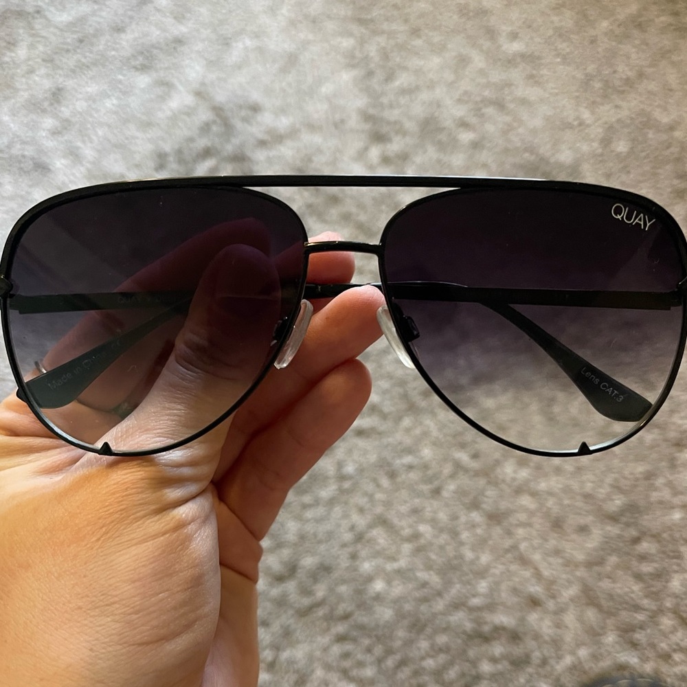 Quay x Desi Perkins High Key Mini Black Fade